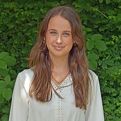 Frau  Alicia Caligiuri